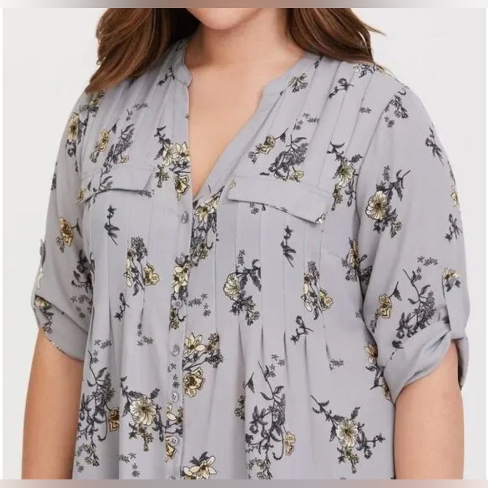 Torrid Grey Floral Georgette Hi-Low Tunic Tie Back Blouse Size 2 (2X, 18/20)